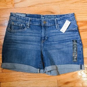Gap Women’s Denim Shorts - Girlfriend Cut - NEW!